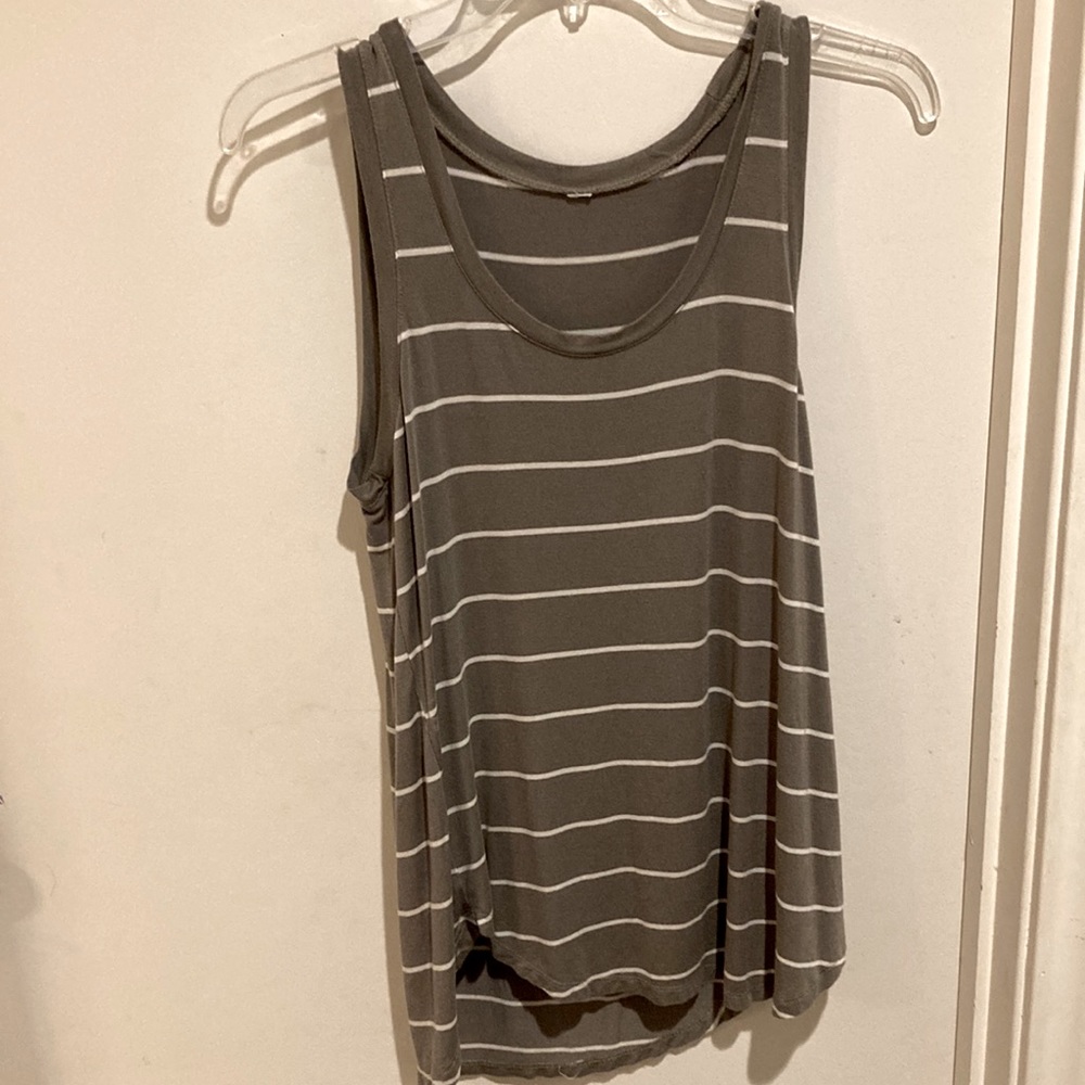 Small flowy tank